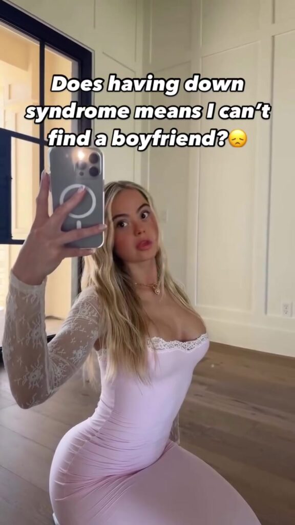 Jennysospeciall / Truly_specialgirl new porn video is so sexy!!!